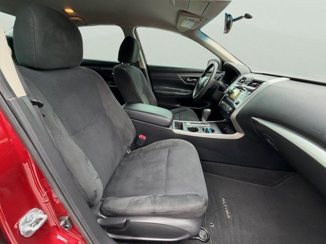 Used 2015 Red Nissan 2.5 S image 17