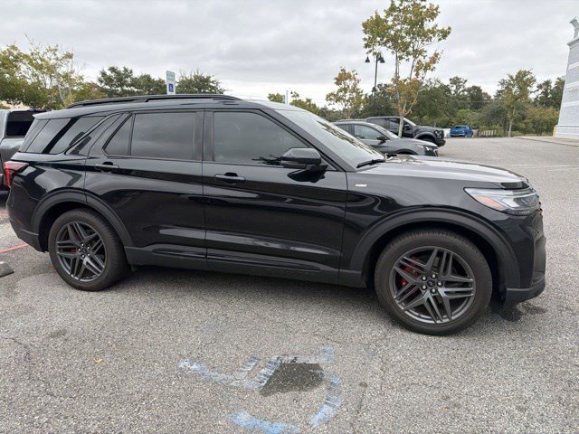 Certified Used 2025 Black Metallic Ford ST-Line image 29