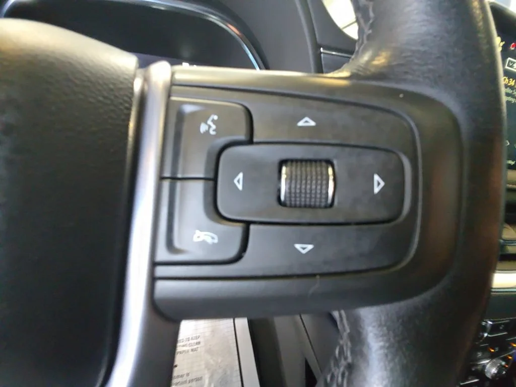 Certified Used 2022 ONYX BLACK GMC SLT image 25