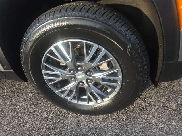 Used 2026 Gray Chevrolet LT image 9
