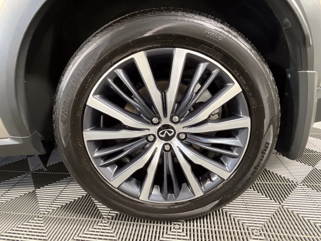 Used 2023 Titanium Black INFINITI Autograph image 18