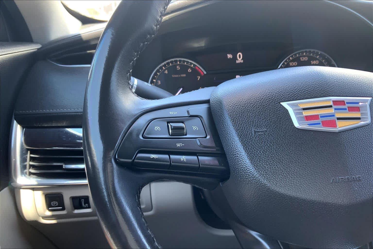Used 2019 Autumn Metallic Cadillac FWD Luxury image 21