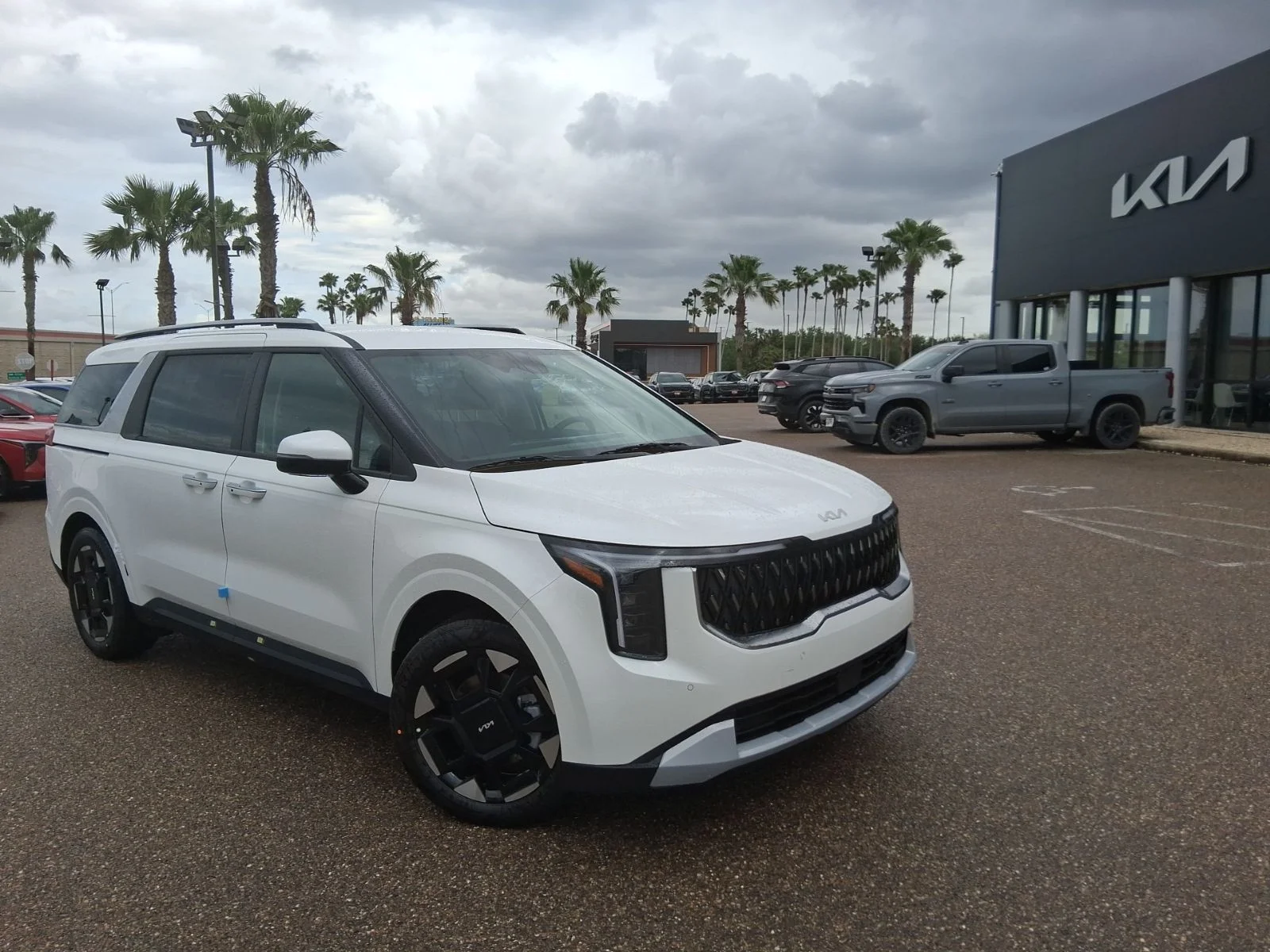 2026 Kia Sedona EX's photo