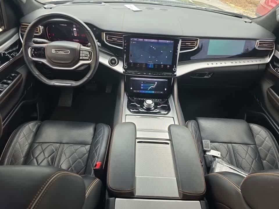 Used 2023 Diamond Black Crystal Pearlcoat Jeep Series III image 3