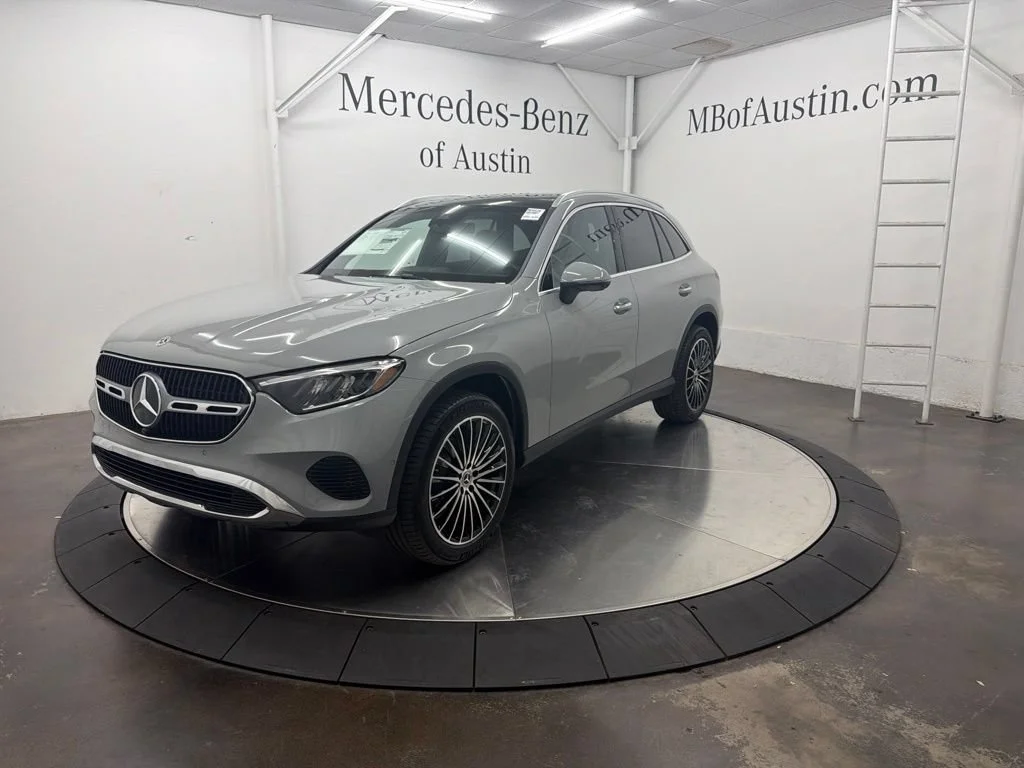 New 2027 White Mercedes-Benz GLC 300 image 3