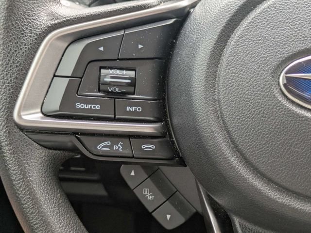 Used 2020 White Subaru Base image 21