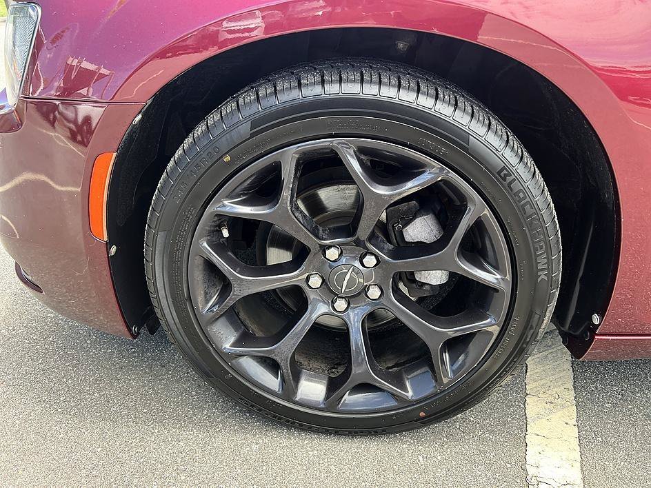 Used 2019 Velvet Red Pearlcoat Chrysler Touring image 9