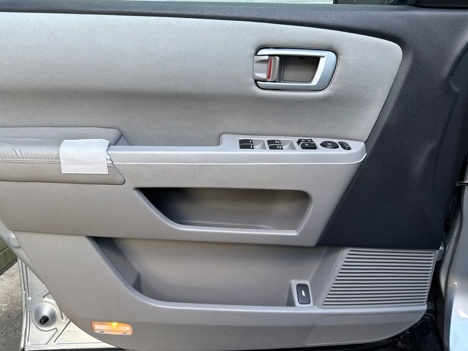 Used 2010 Silver Honda LX image 18