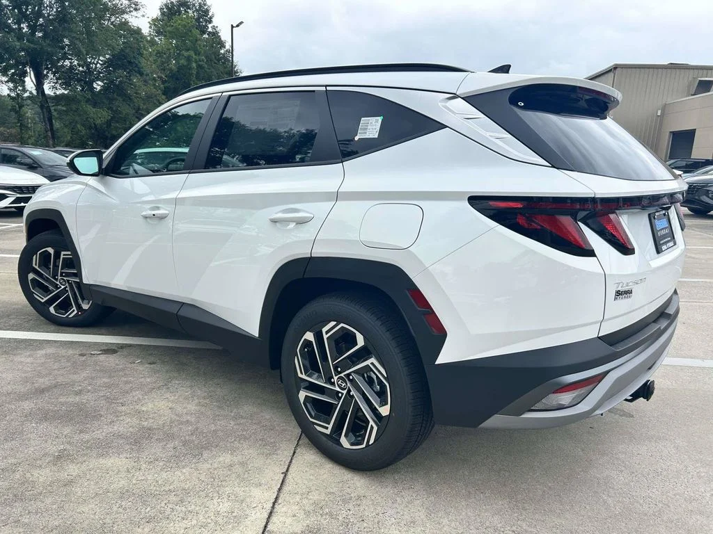 New 2026 White Hyundai SEL Plus image 5