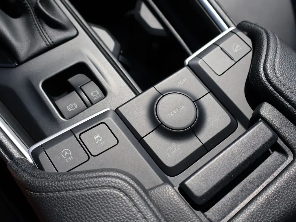 Used 2025 Silver Toyota XLE image 40