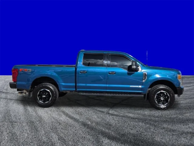 Used 2022 Blue Ford Lariat image 3