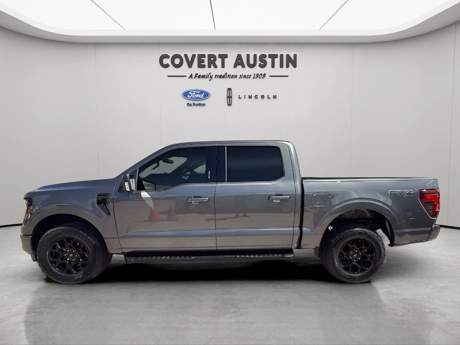 Used 2024 Gray Ford XLT image 2