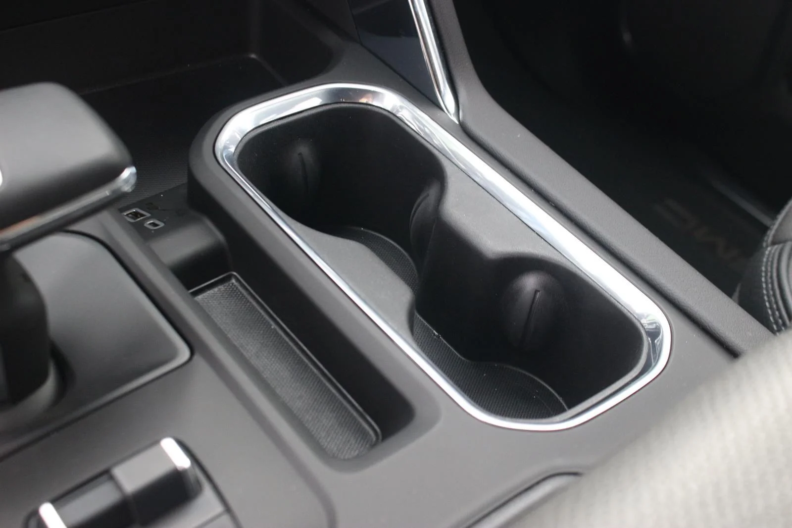 Used 2025 Downpour Metallic GMC Denali image 25