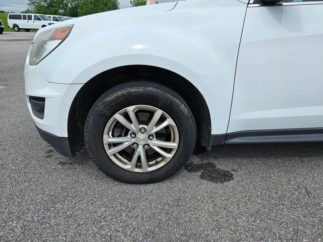 Used 2017 SUMMIT WHITE Chevrolet LS image 24