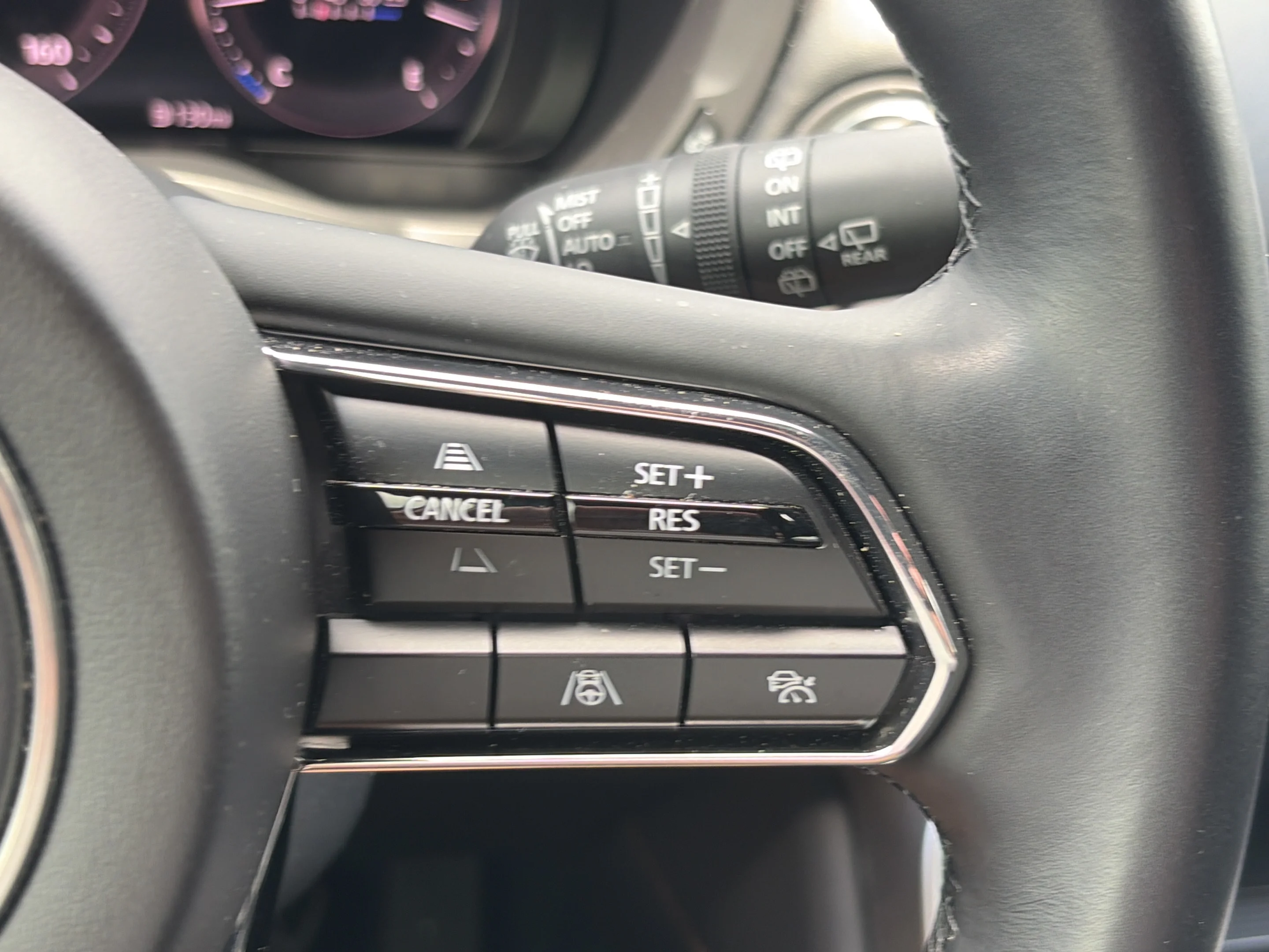 Used 2025 Rhodium White Premium Mazda 3.3 Turbo S Premium Package image 27