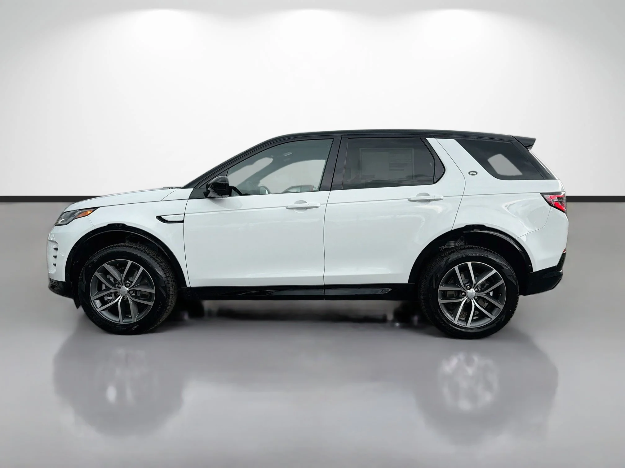 New 2026 Fuji White Land Rover Landmark image 2