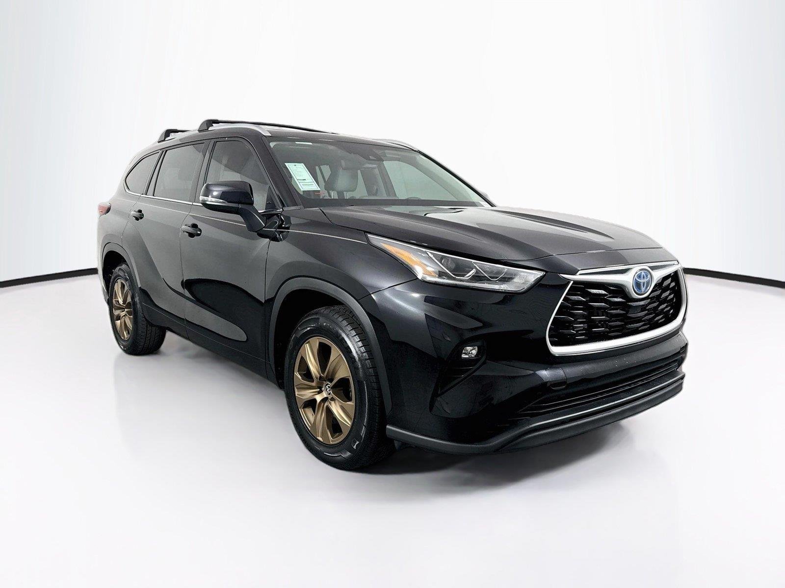 Used 2022 Midnight Black Metallic Toyota Bronze Edition image 9