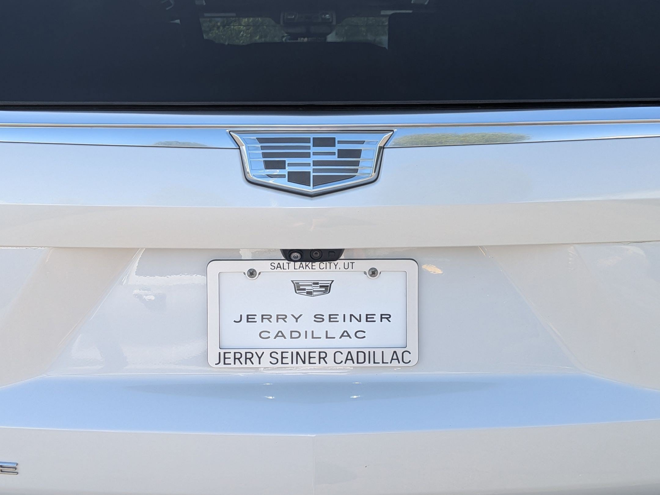 Certified Used 2022 CRYSTAL WHITE TRICOAT Cadillac Premium Luxury Platinum image 13