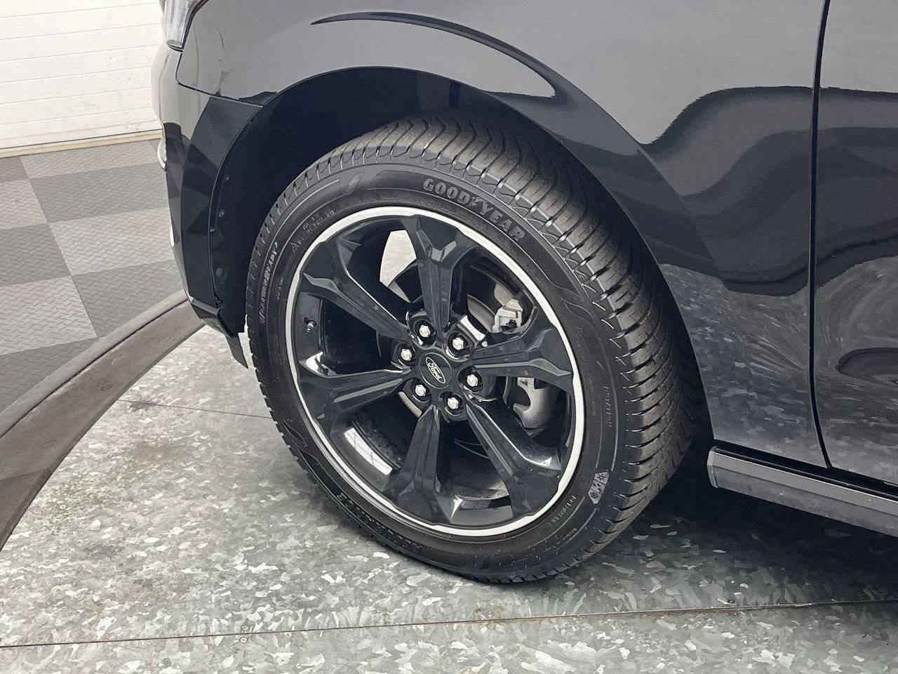 Used 2022 Black Ford Limited image 39