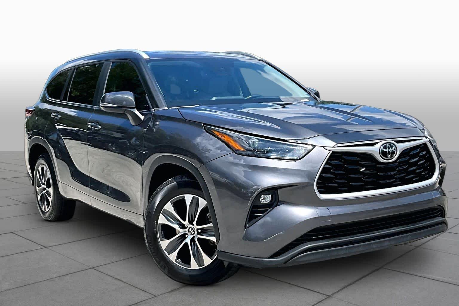 Used 2023 Magnetic Gray Metallic Toyota XLE image 3