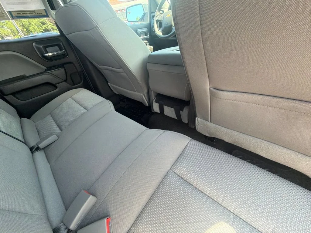 Used 2018 GRAPHITE METALLIC Chevrolet LS image 42