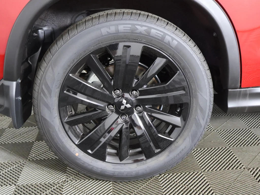 New 2027 Red Mitsubishi 2.0 LE 2WD image 17