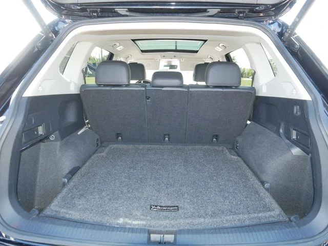 Certified Used 2022 Black Volkswagen 2.0T SE image 18
