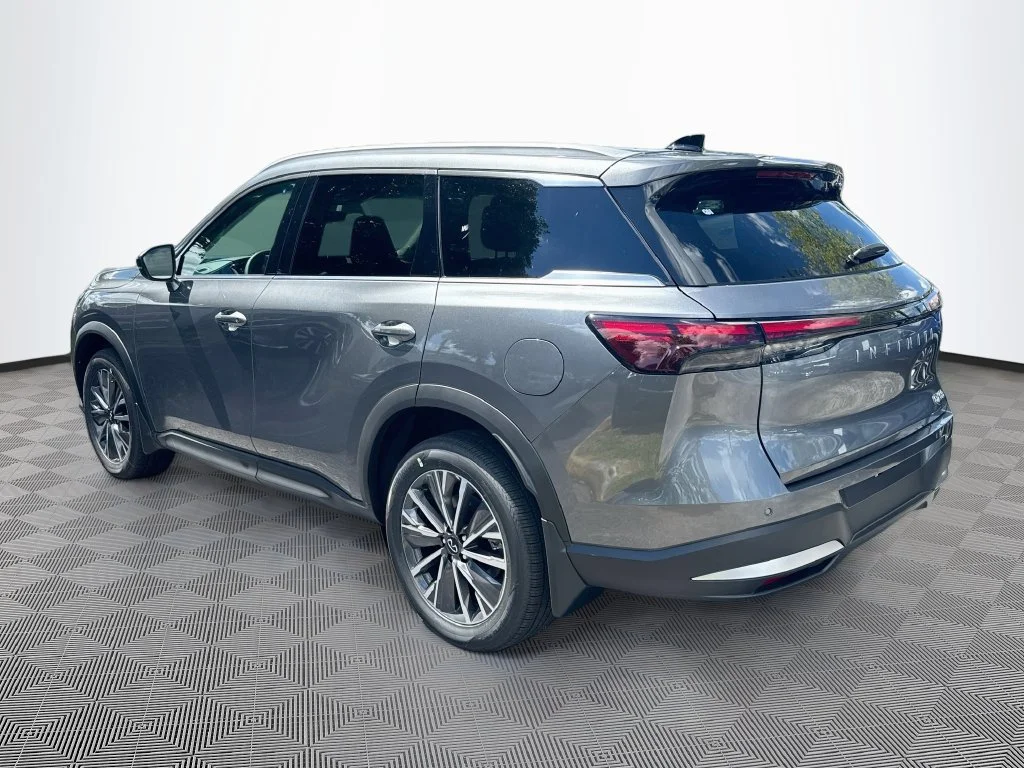 New 2027 GRAPHITE SHADOW INFINITI Luxe FWD image 7