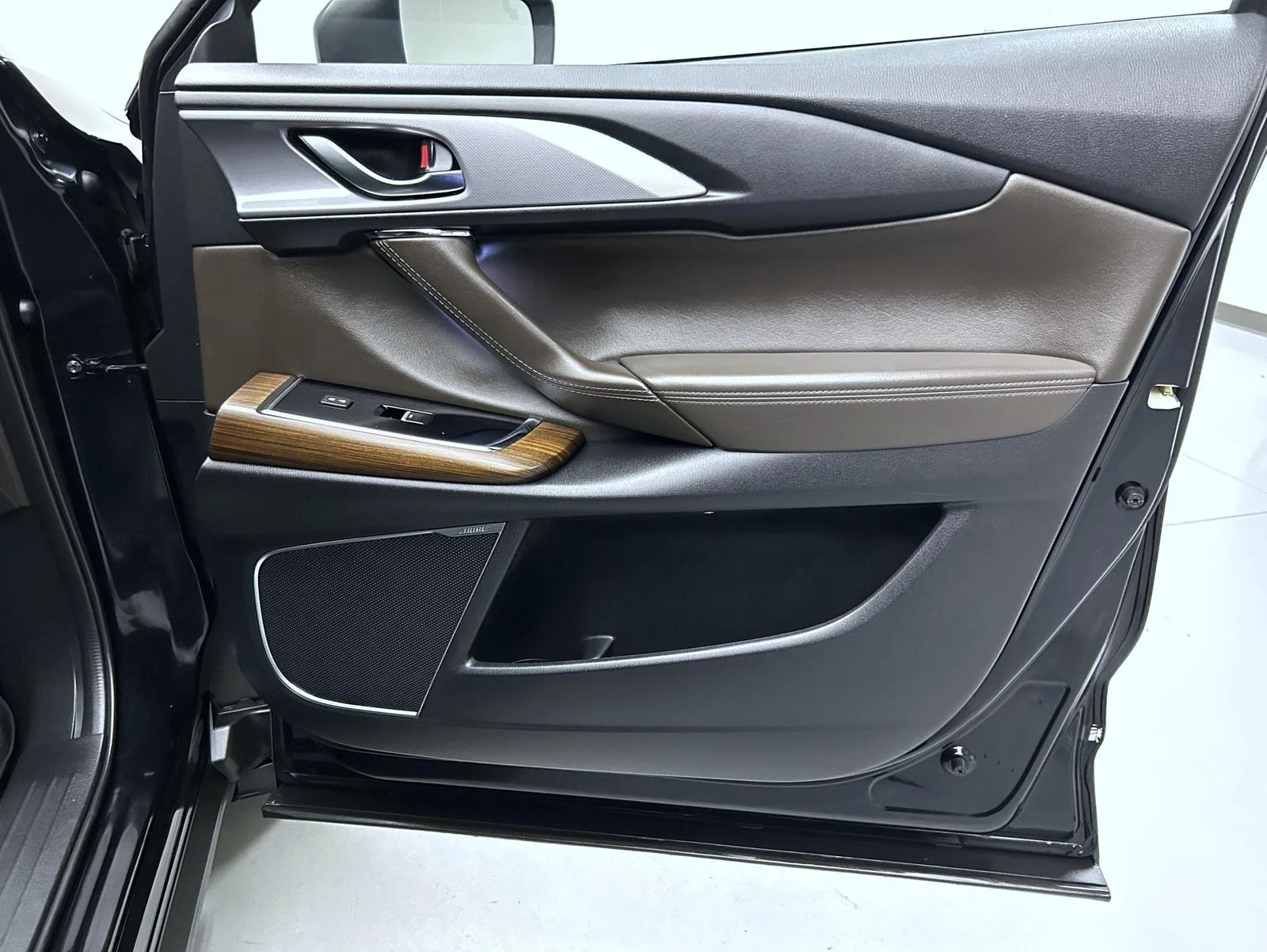 Certified Used 2022 Black Mazda Signature image 16