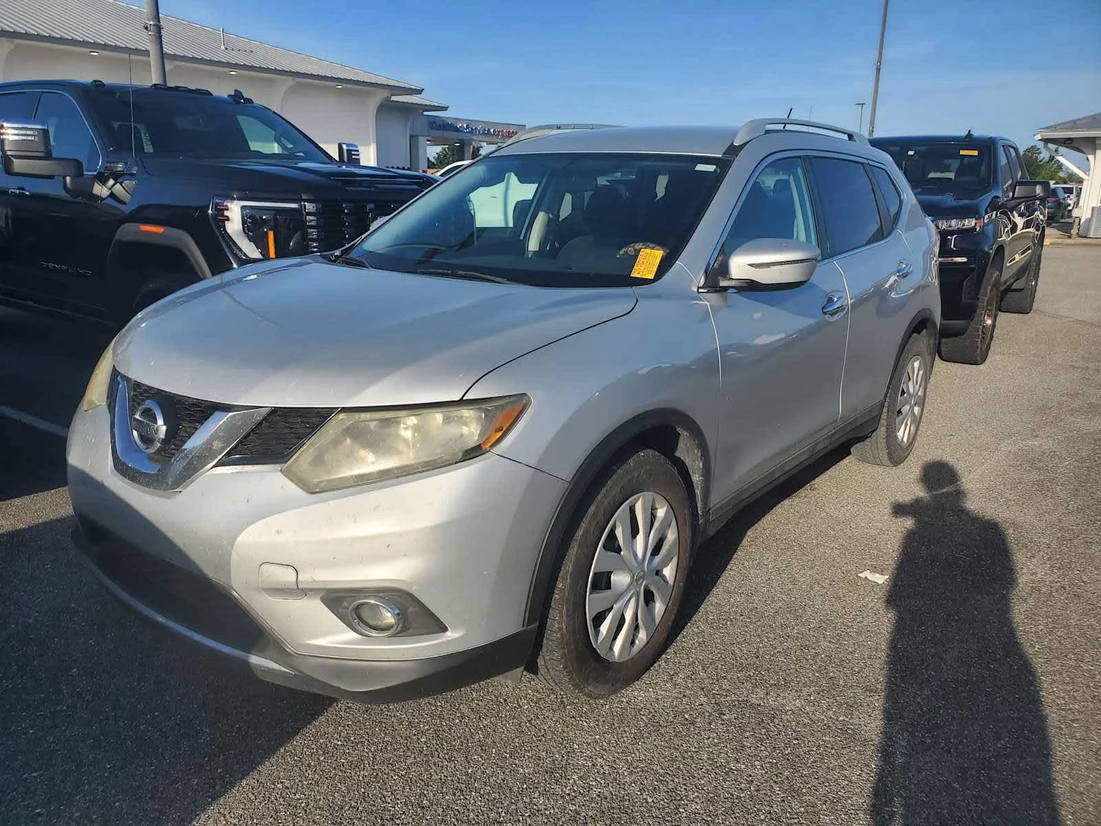 Used 2016  Nissan S image 1