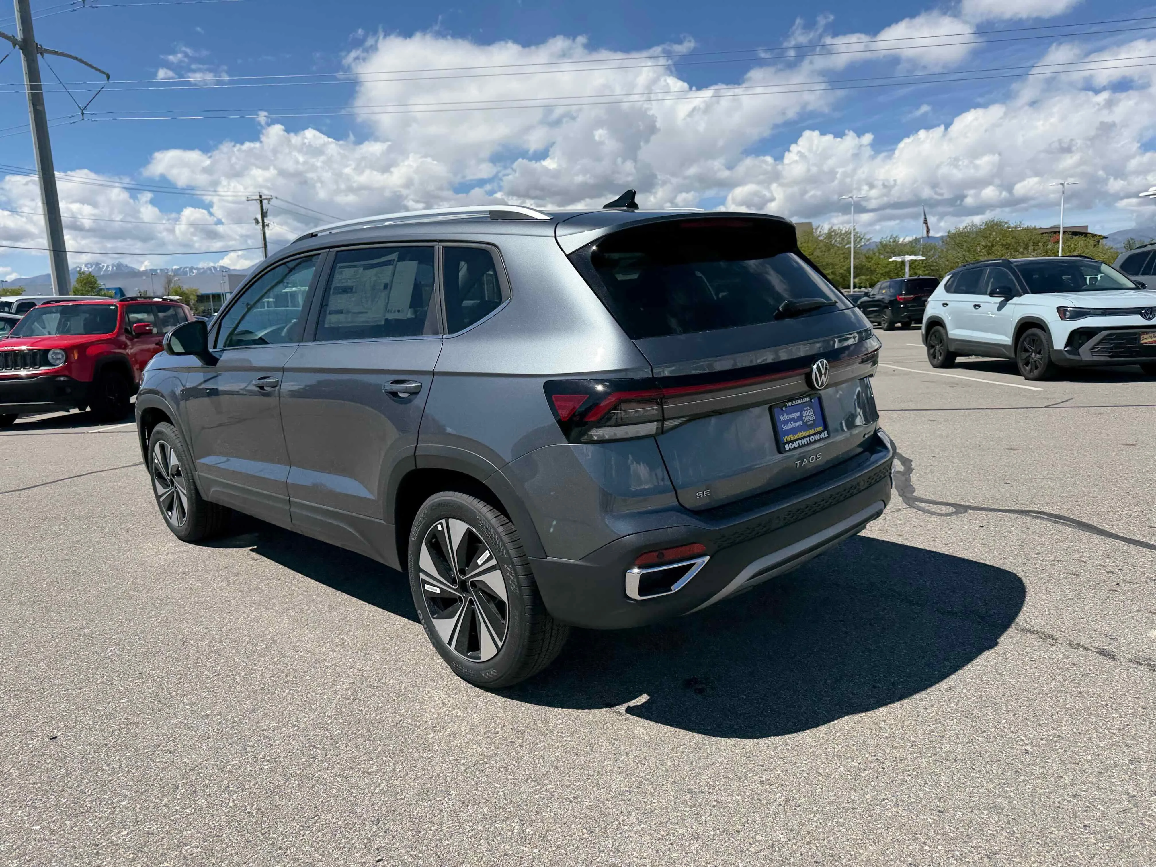 New 2026 Platinum Gray Volkswagen SE image 5