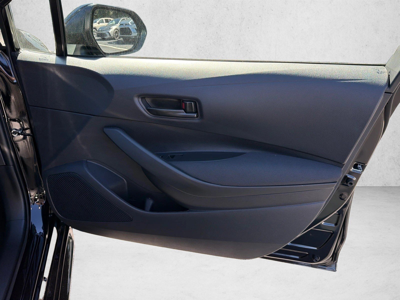 New 2027 Inked Toyota LE image 14