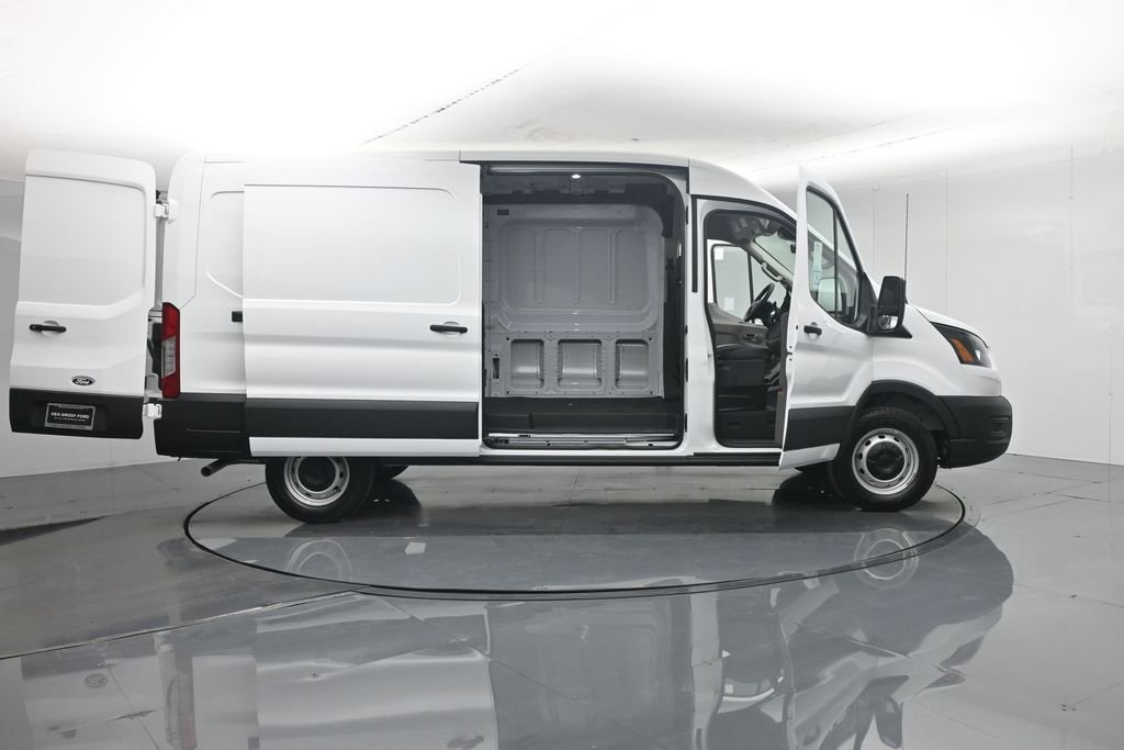 New 2026 Oxford White Ford Base image 4