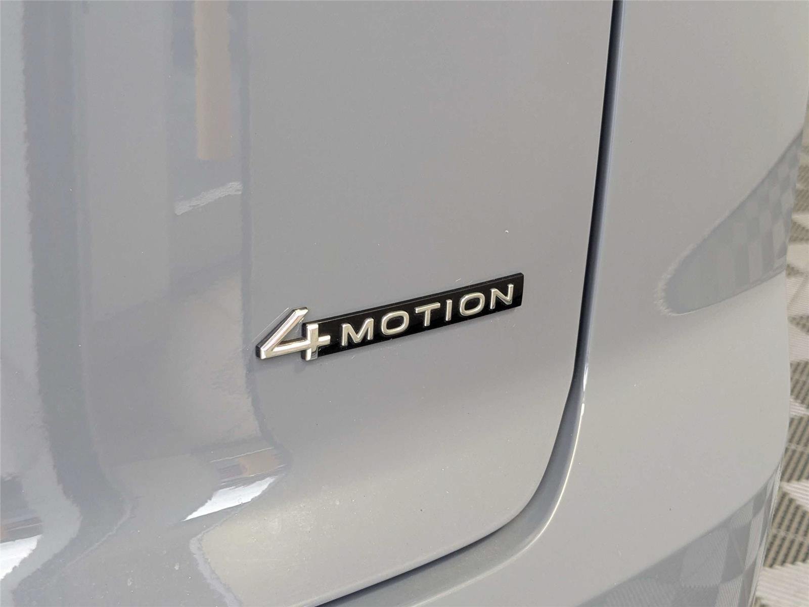 Used 2023 Pure Gray Volkswagen 3.6L V6 SEL Premium R-Line image 9