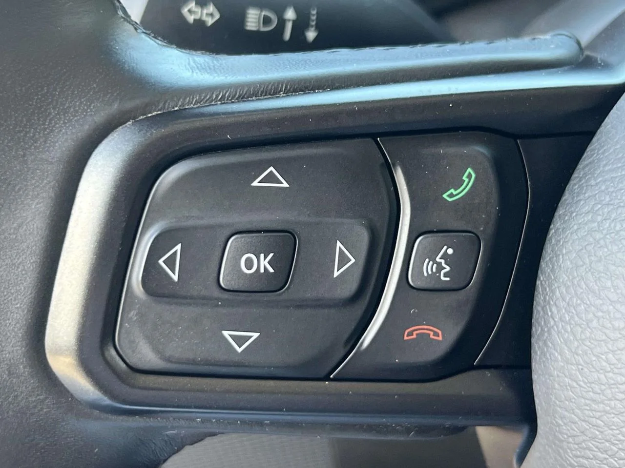 Used 2018 Sting-Gray Clearcoat Jeep Sport S 4x4 image 31
