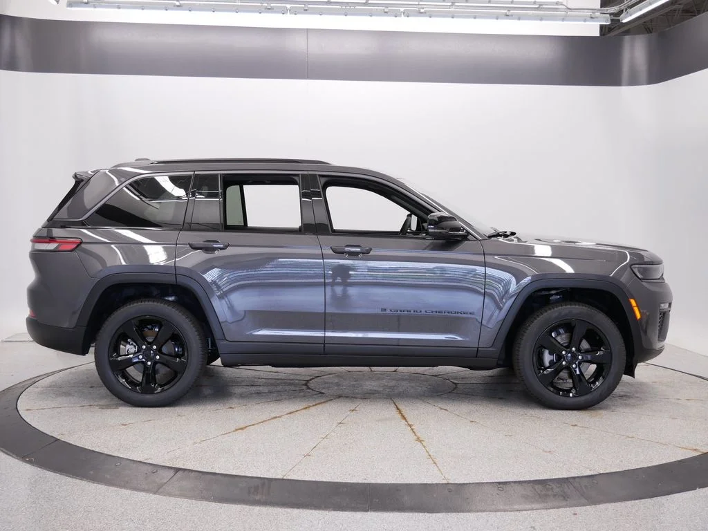 New 2026 Baltic Gray Metallic Clearcoat Jeep Limited image 8