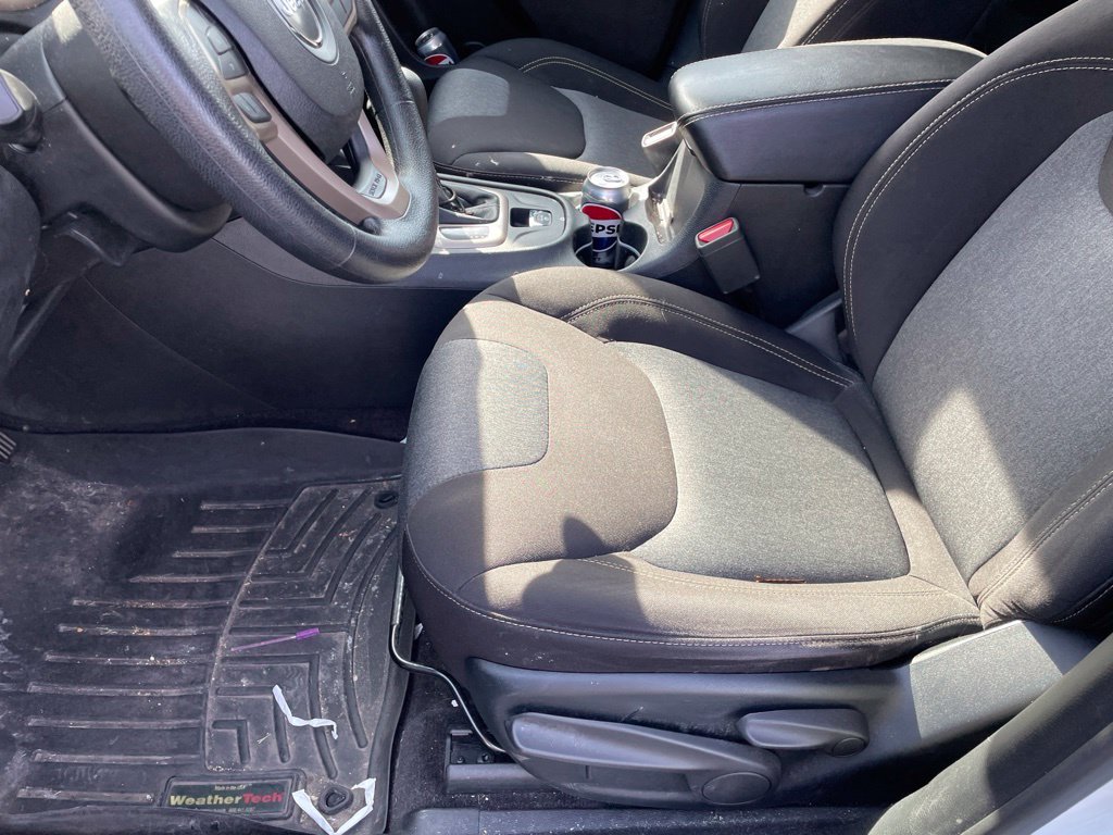 Used 2017 White Jeep Sport image 19