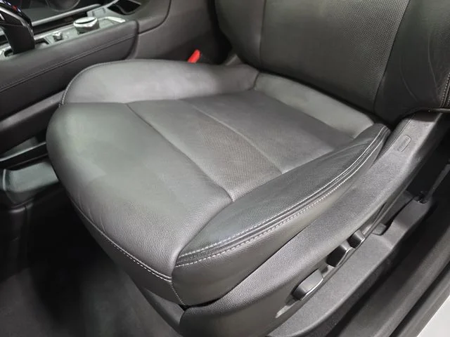 Used 2020 White Cadillac Sport image 27