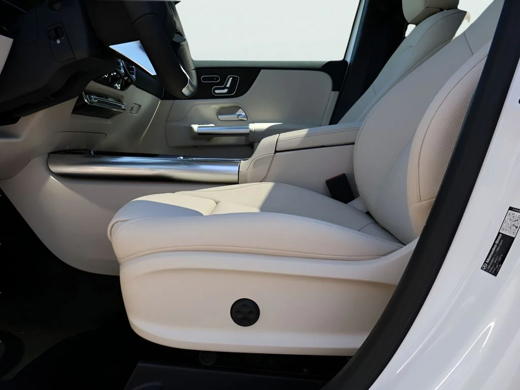 New 2026 Polar White Mercedes-Benz GLA 250 image 36