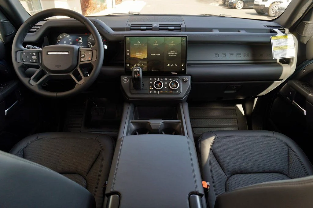 Certified Used 2026 Blue Land Rover X-Dynamic SE image 11