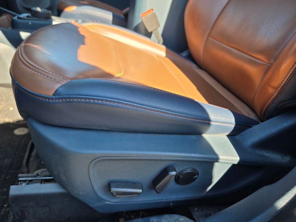 Used 2023 Atlas Blue Metallic Ford Lariat image 27