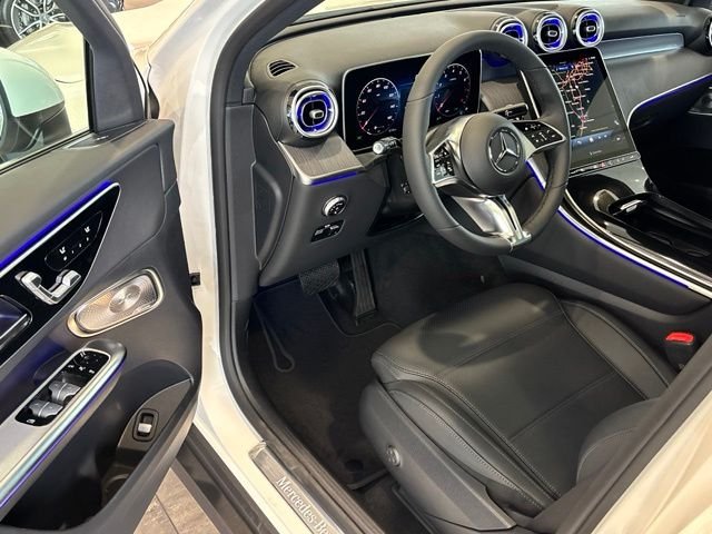New 2026 Polar White Mercedes-Benz GLC 300 image 9