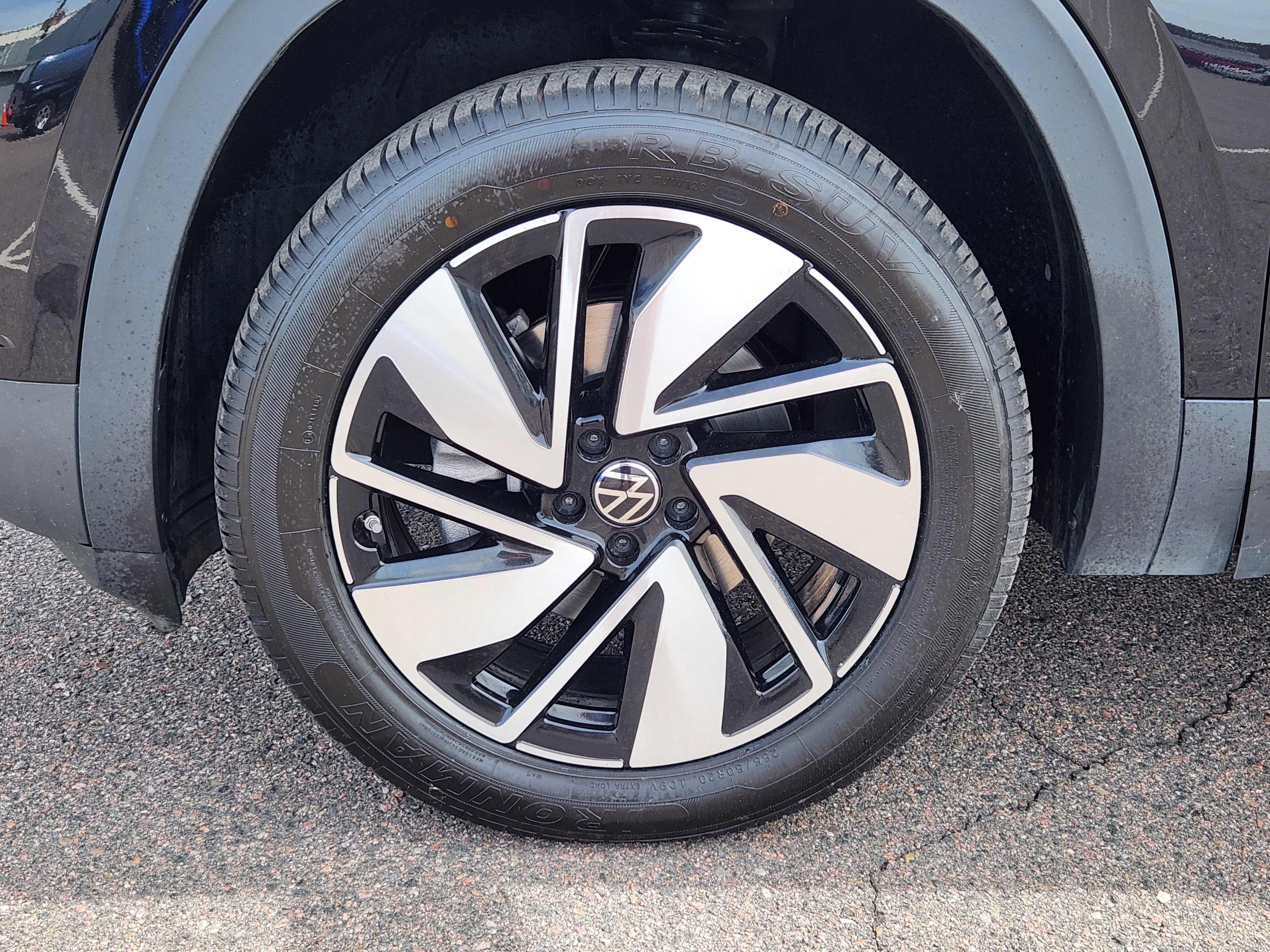 2025 Volkswagen Atlas SE w/Tech - Photo 9