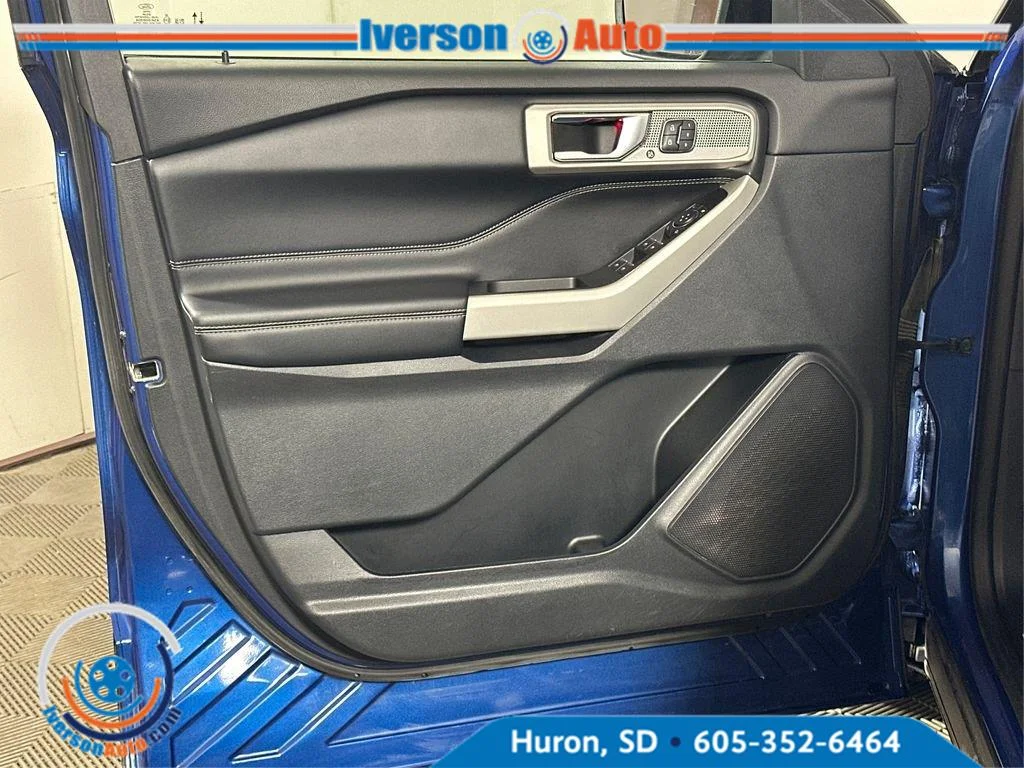 Used 2020 Atlas Blue Ford Limited image 22