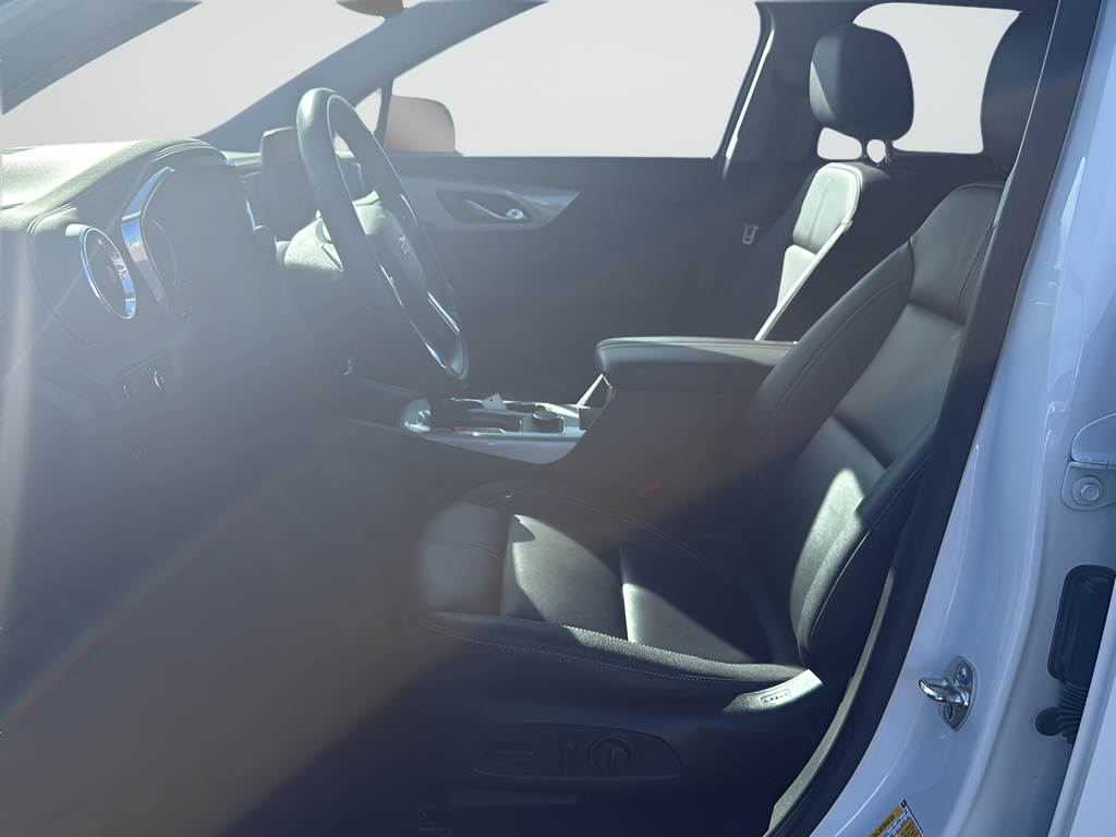 Used 2024 White Chevrolet LT image 10