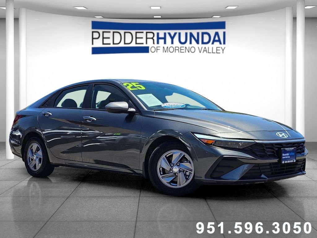 2025 Hyundai Elantra SE - Photo 1