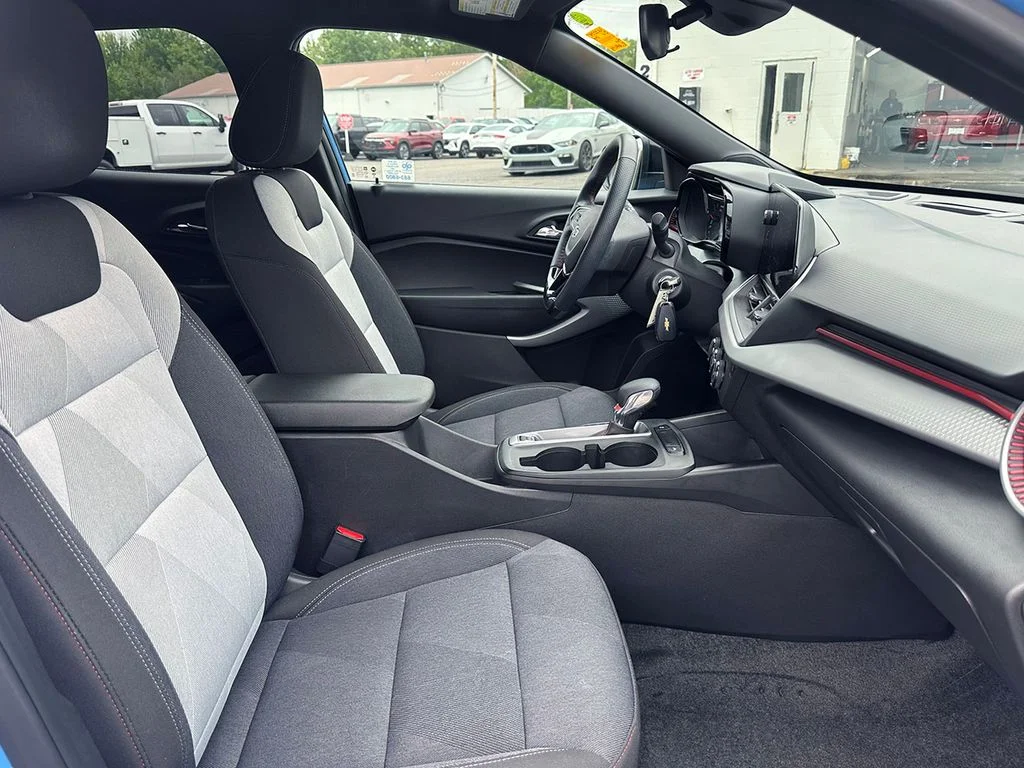 Used 2024 Blue Chevrolet 1RS image 22