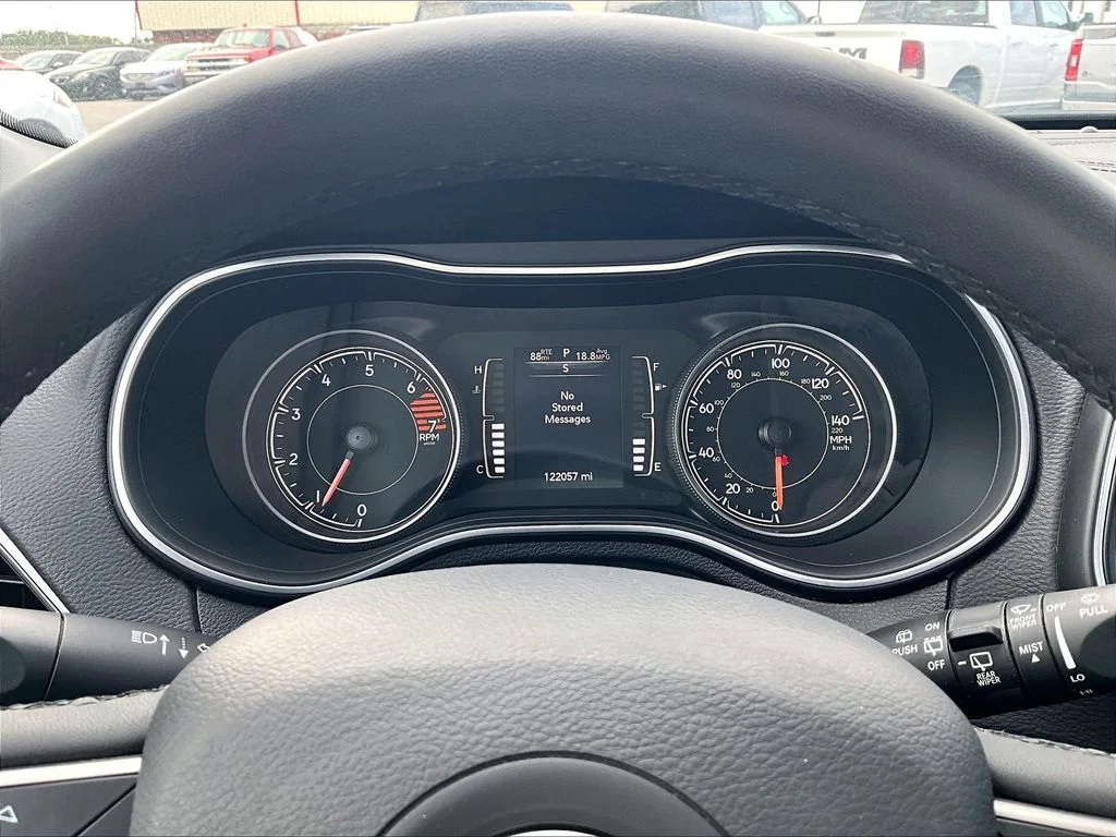 Used 2021 Silver Jeep Latitude Plus image 21