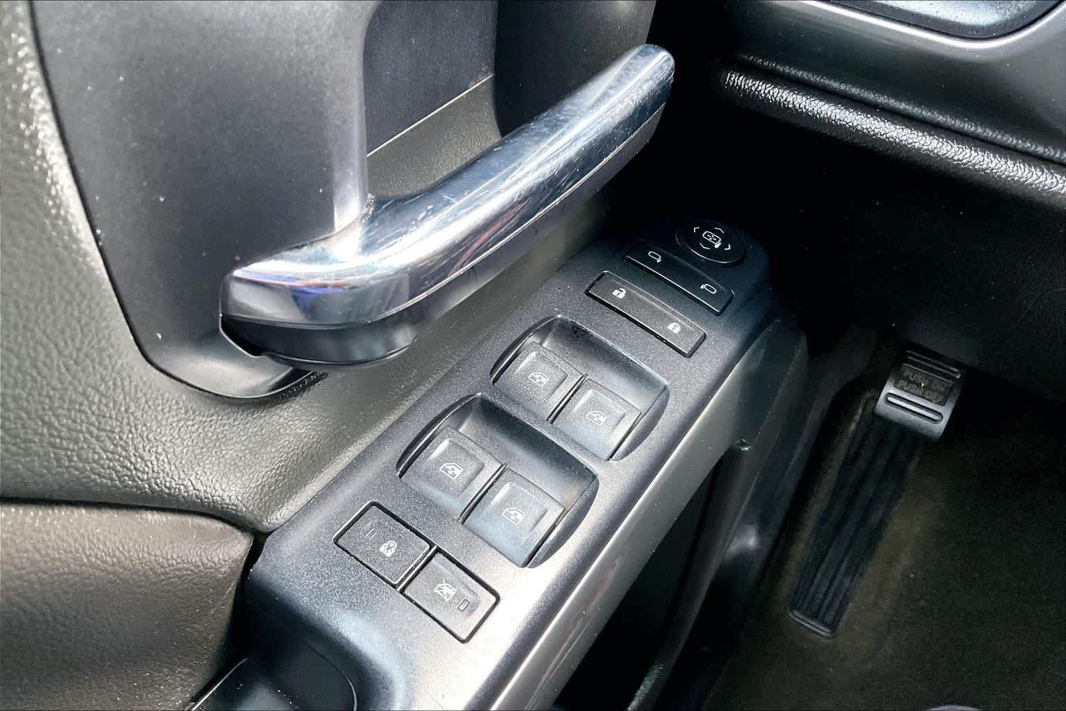 Used 2018 Graphite Metallic Chevrolet LT image 32