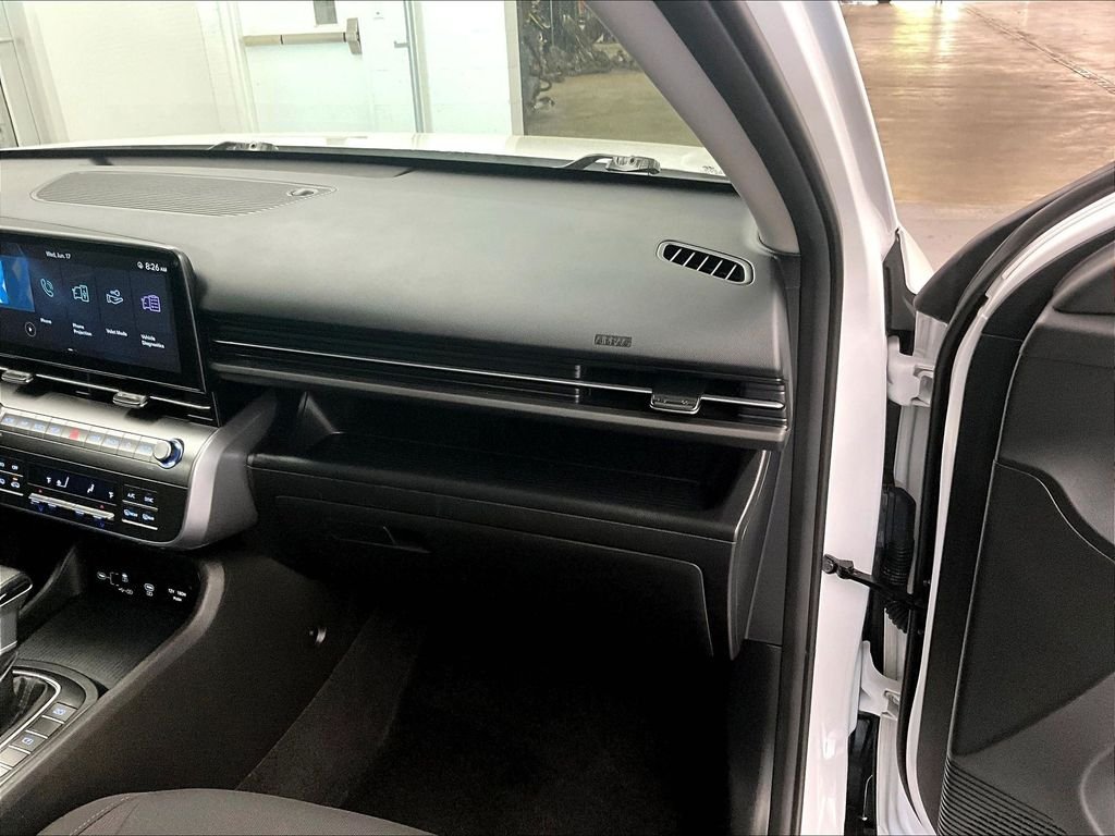 Used 2025 Atlas White Hyundai SEL image 13